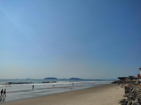 Apê Brisa do Mar: relaxe a uma quadra da praia